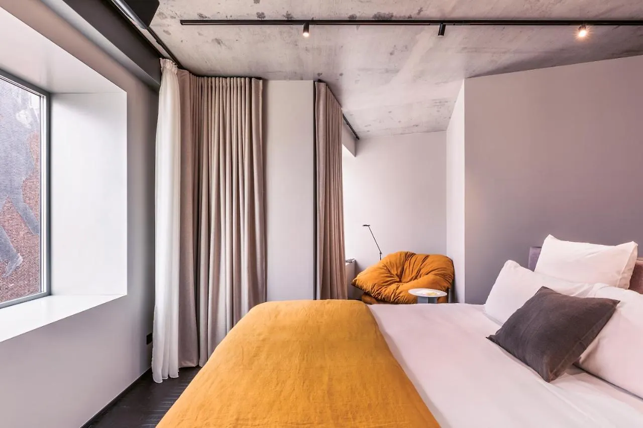 Paradiso 4*